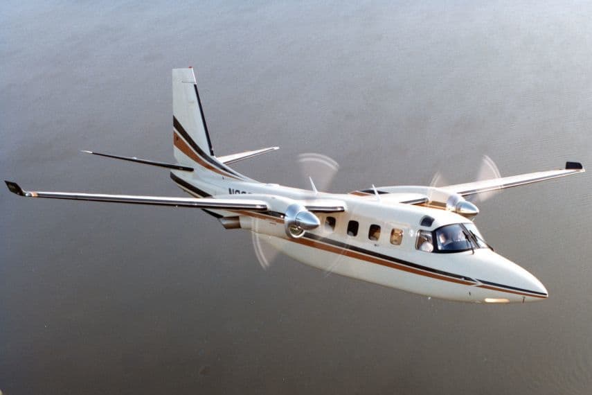 Commander 690